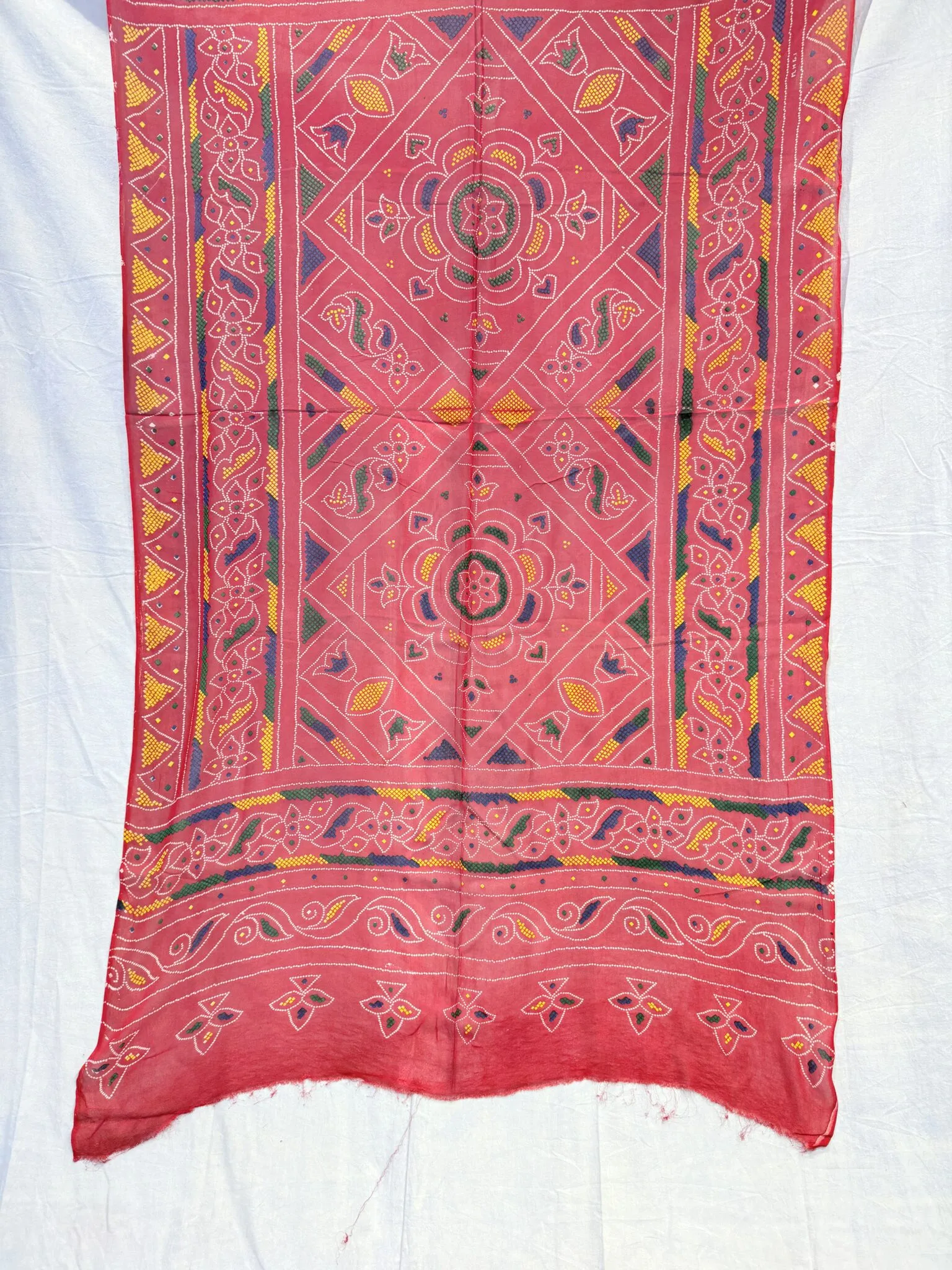 Georgette Peela Chunri Pomcha Ek Paat